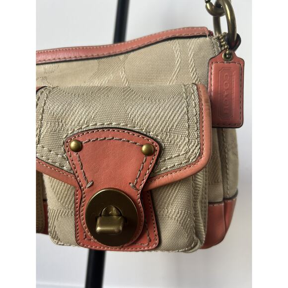 RARE Y2K COACH Legacy Signature Beige Coral/Pink Leather Shoulder Bag w/Turnlock - Picture 5 of 16